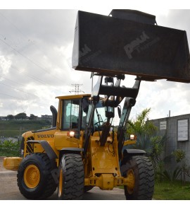 PÁ CARREGADEIRA VOLVO L70F 2014